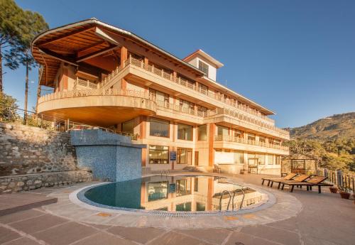 Hotel Prices Rise in Uttarakhand Amid Peak Tourist Season Demand