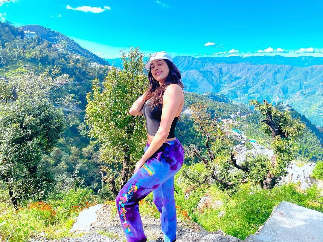 Popular Celebrities Visit Uttarakhand for Vacation, Fans Excited